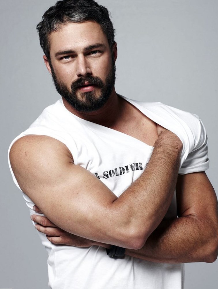 Taylor Kinney - Height, Weight, Age