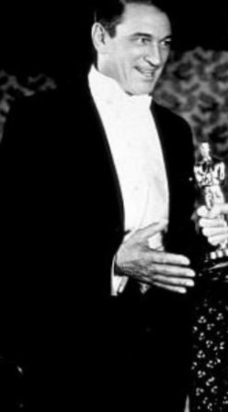Victor Mclaglen Height, Weight, Age