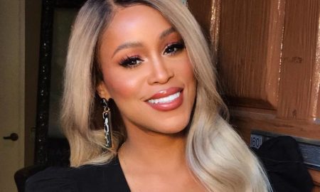 Eve's eyes and hair color