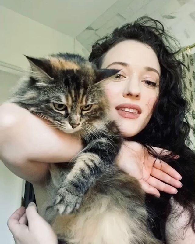 Kat Dennings height and weight
