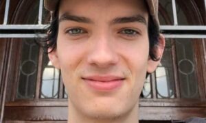 Kodi Smit-McPhee body measurements
