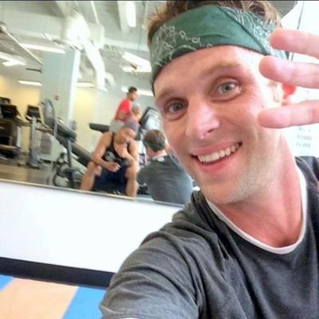 Jesse Spencer body measurements